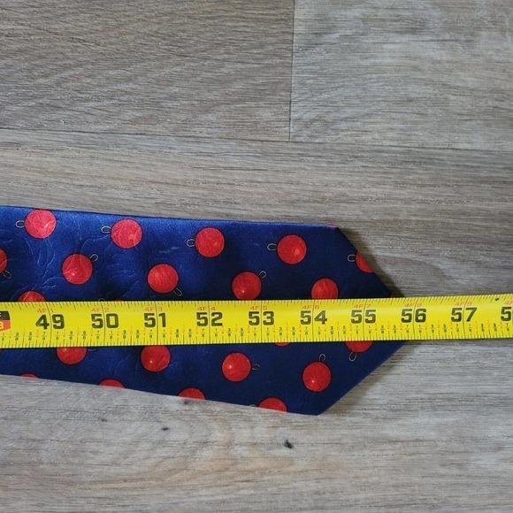Vtg Burberrys 100% Silk Neck Tie 56" Christmas Ornament Print Navy Red - Picture 10 of 11